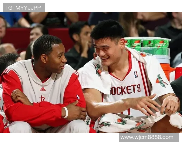 手绘姚明背心展现篮球巨星风采与艺术魅力的完美结合